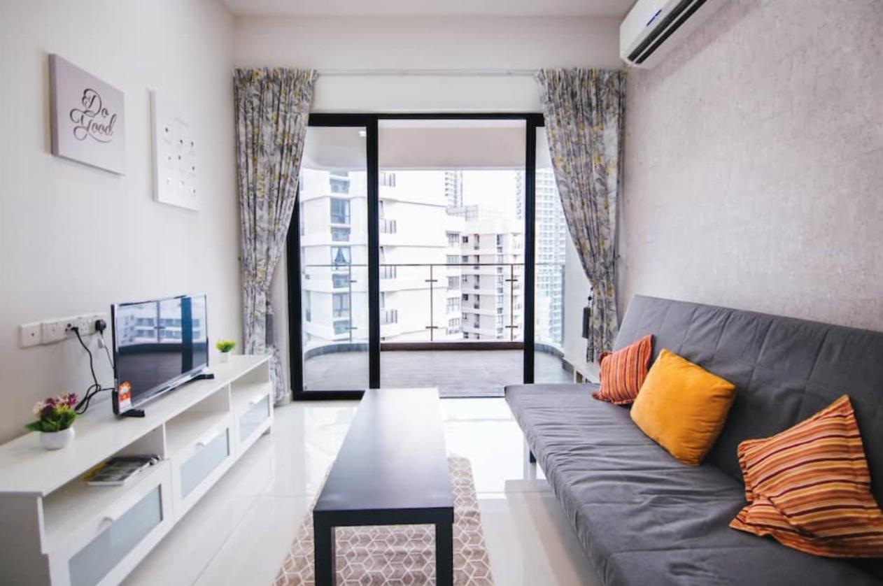Apartment Danga Bay Country Garden By Rr Jbcity