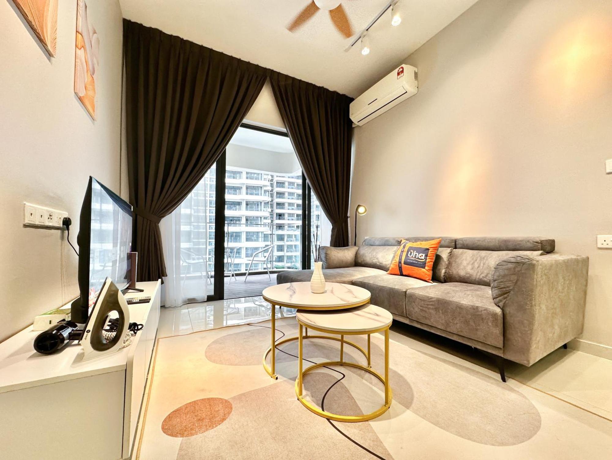 Apartment Danga Bay Country Garden By Rr Jbcity